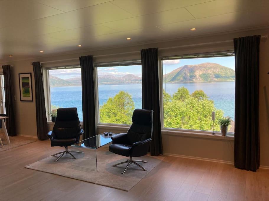 Fantastic View, Quiet And Relaxing By The Sea Villa Kvaloya Exterior photo